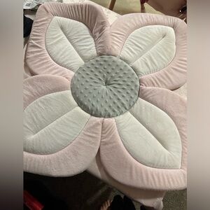 Blooming baby bath mat